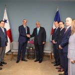 Presidente Luis Abinader regresa al país y se reintegra de inmediato a sus labores en el Palacio Nacional
